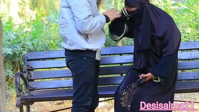 Indian Xvideos XXX desi muslim girl sex with bf in park viral mms