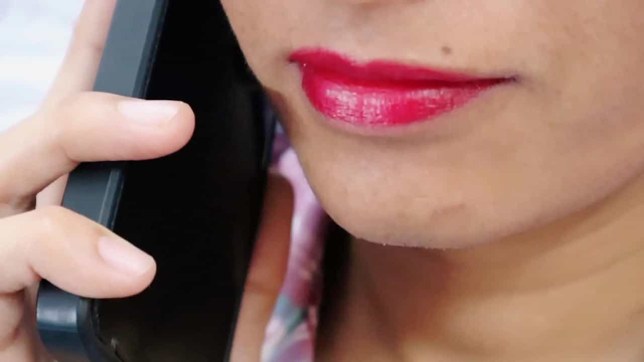 Full HD Hindi Desi Sex Hot bhabhi masturbate on phone sex