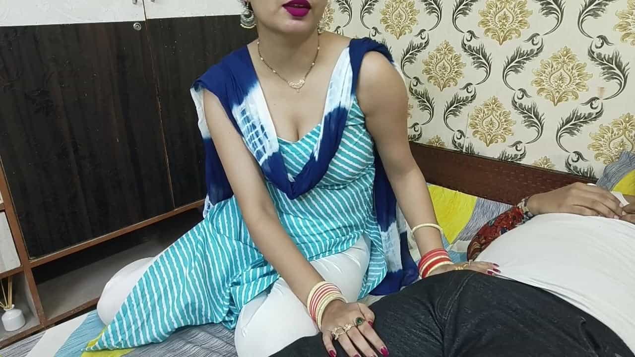desi newly bhabhi ko boss ne nude kiya aur jabardast pela