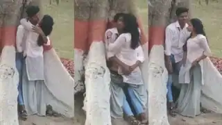 कॉलेज के ग्राउंड मे पेड़ के निचे किये देसी लवर ने खड़े खड़े चूत चुदाई देसी आउटडोर सेक्स एमएमएस