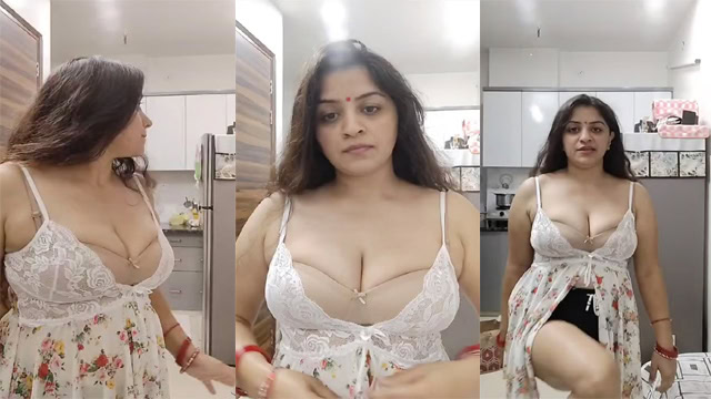 Fsiblog Hot beautiful Instagram Exclusive Vandana Pathak aka Me Mrs Vandana XXX Full Nude Live